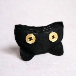 The Black Cat Brooch on Luulla